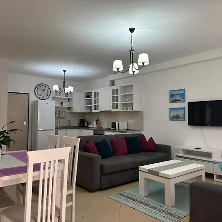 View 3 * ساراندا